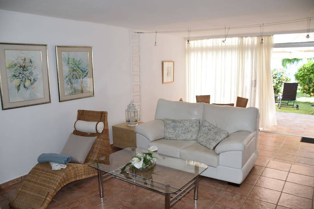 Ganze Wohnung, Ruhige Ferienwohnung mit herrlichem Atlantikblick in Playa de los Roques, Los Realejos