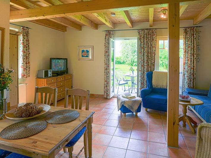 Ferienhaus für 6 Personen, mit Terrasse und Garten in Nienhagen - 2