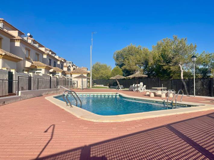 Maison de vacances "Relax Inn" avec vue sur la mer, piscine partagée et Wi-Fi. in El Pinar de Campoverde, Pilar de la Horadada