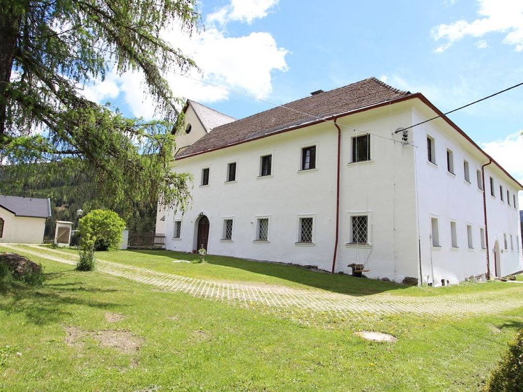 Schloss Berg Klösterle in Zedlitzdorf, Bezirk Feldkirchen