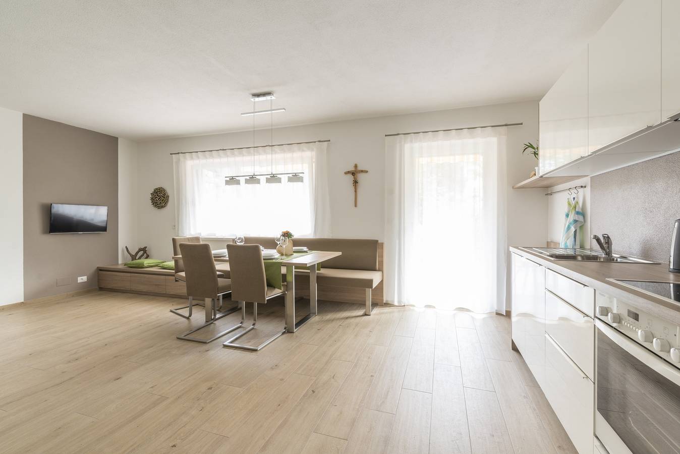 Ganze Wohnung, Ferienwohnung Eder Apt Kehlburg" mit Bergblick, privater Terrasse und Wlan in Gais, Kronplatz