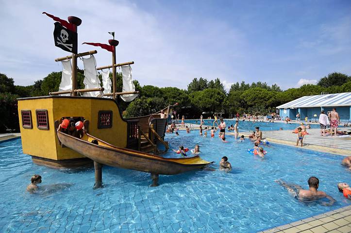 Camping für 4 Personen, mit Terrasse in Norditalien - 2