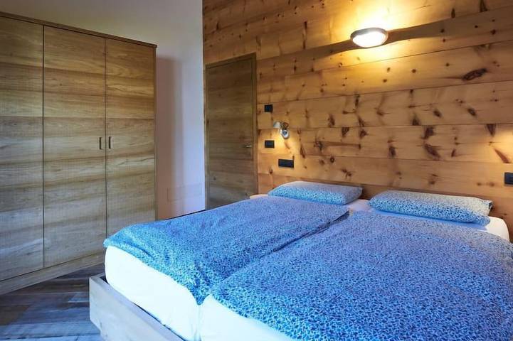 Ferienhaus für 12 Personen, mit Whirlpool und Balkon sowie Pool und Garten, mit Haustier in Colico - 4