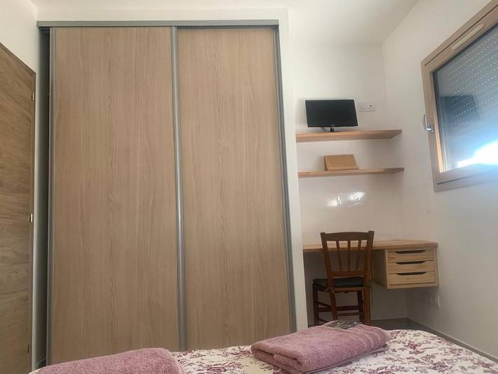 Location de vacances pour 6 personnes, avec vue ainsi que jardin et piscine à Sanilhac-Sagriès - 2