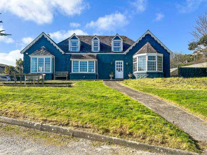 Cottage for 10 people, with garden in Perranporth