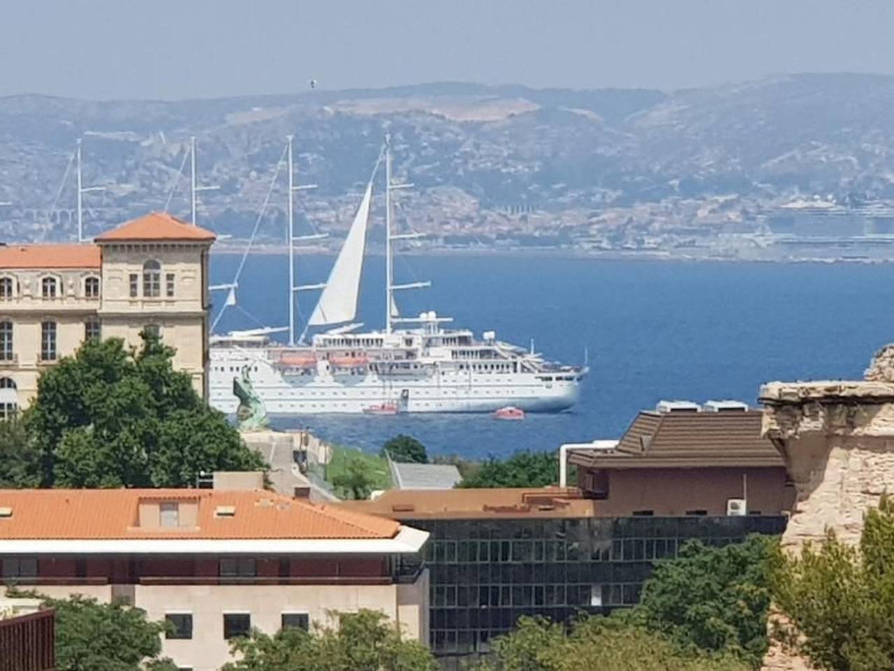 Apartamento entero, Möbliertes Studio Agachadou 25m2 mit 3 Terrassen 36m2 in Marsella, Marsella region