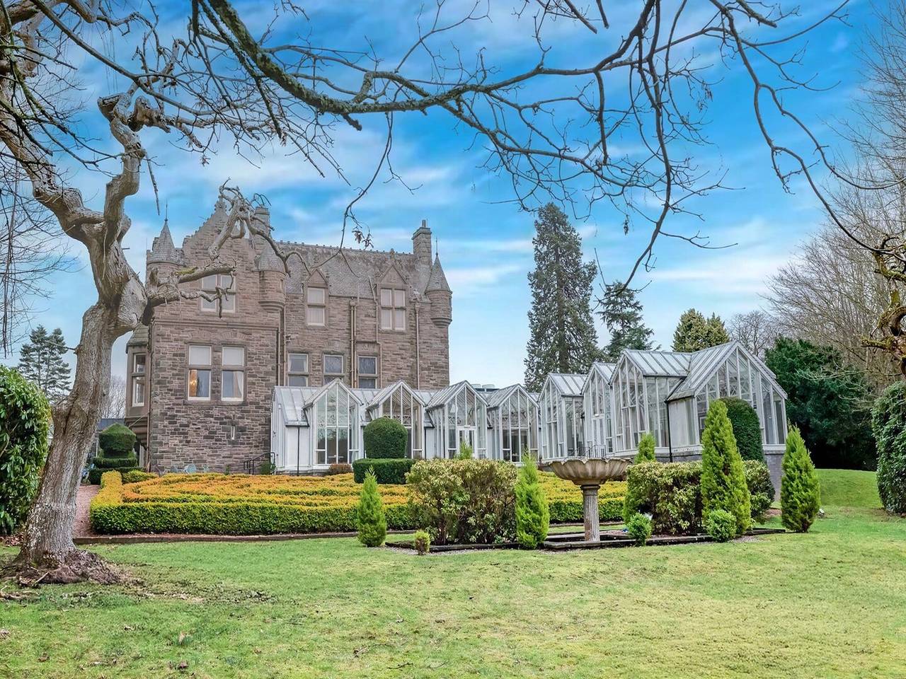 Superior Twin Room in Dundee, Angus