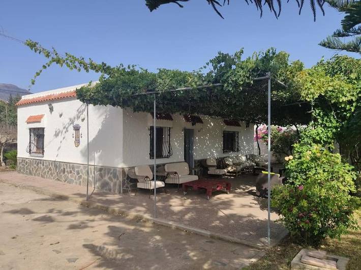Casa rural para 5 personas, con Terraza y Jardín en Adra