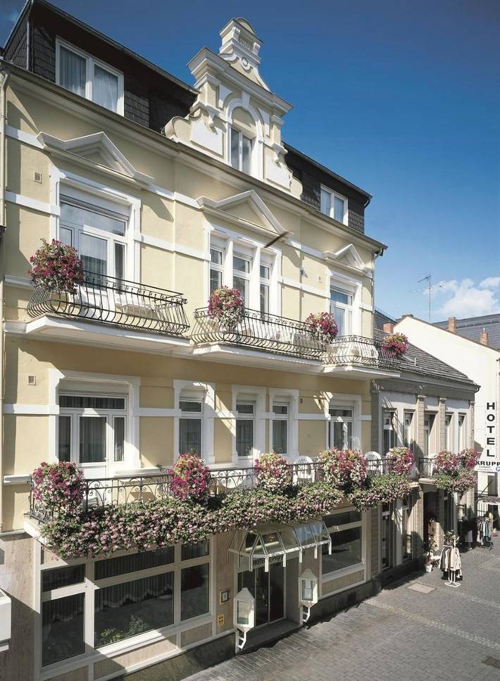 Hotel für 2 Personen, mit Terrasse und Garten sowie Sauna in Bad Neuenahr