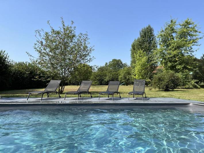 Location de vacances pour 10 personnes, avec Terrasse ainsi que Jardin et Piscine à Domfront-en-Champagne