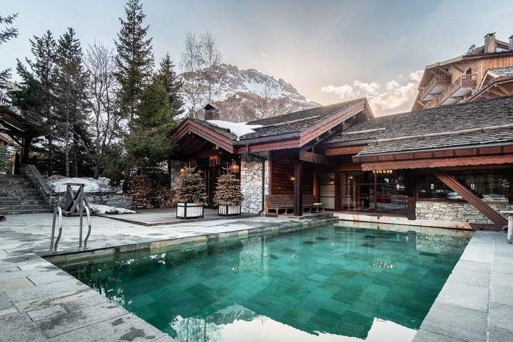 Hôtel pour 6 personnes, avec vue et sauna ainsi que piscine et terrasse, animaux acceptés