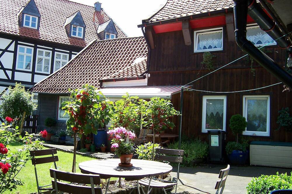 5 Schlafzimmer, ruhige Altstadtlage, Garten, 2 Parkplätze, 200 m vom Marktplatz in Goslar, Harzvorland