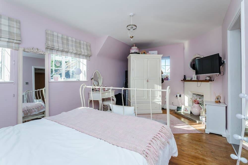 Wisteria House- Pretty country home dog friendly on request in Henfield, Sussex Occidental