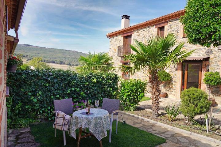 Casa rural para 2 personas, con vistas y jardín en Sierra de Francia