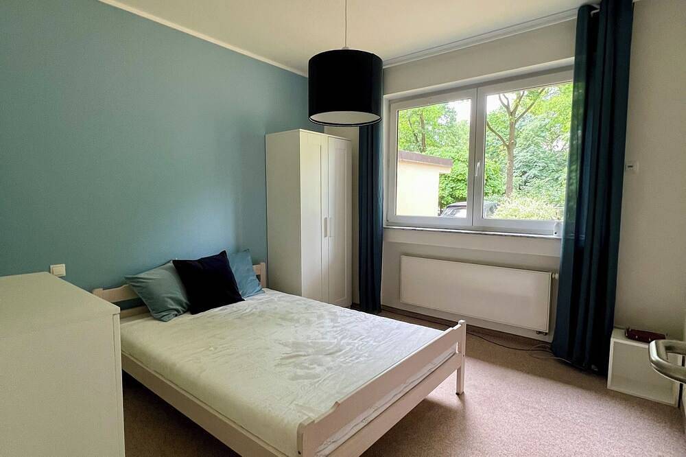 Bungalow im Grünen mit Garten, 20Min bis Berlin Hbf (Regio). in Falkensee, Havelland