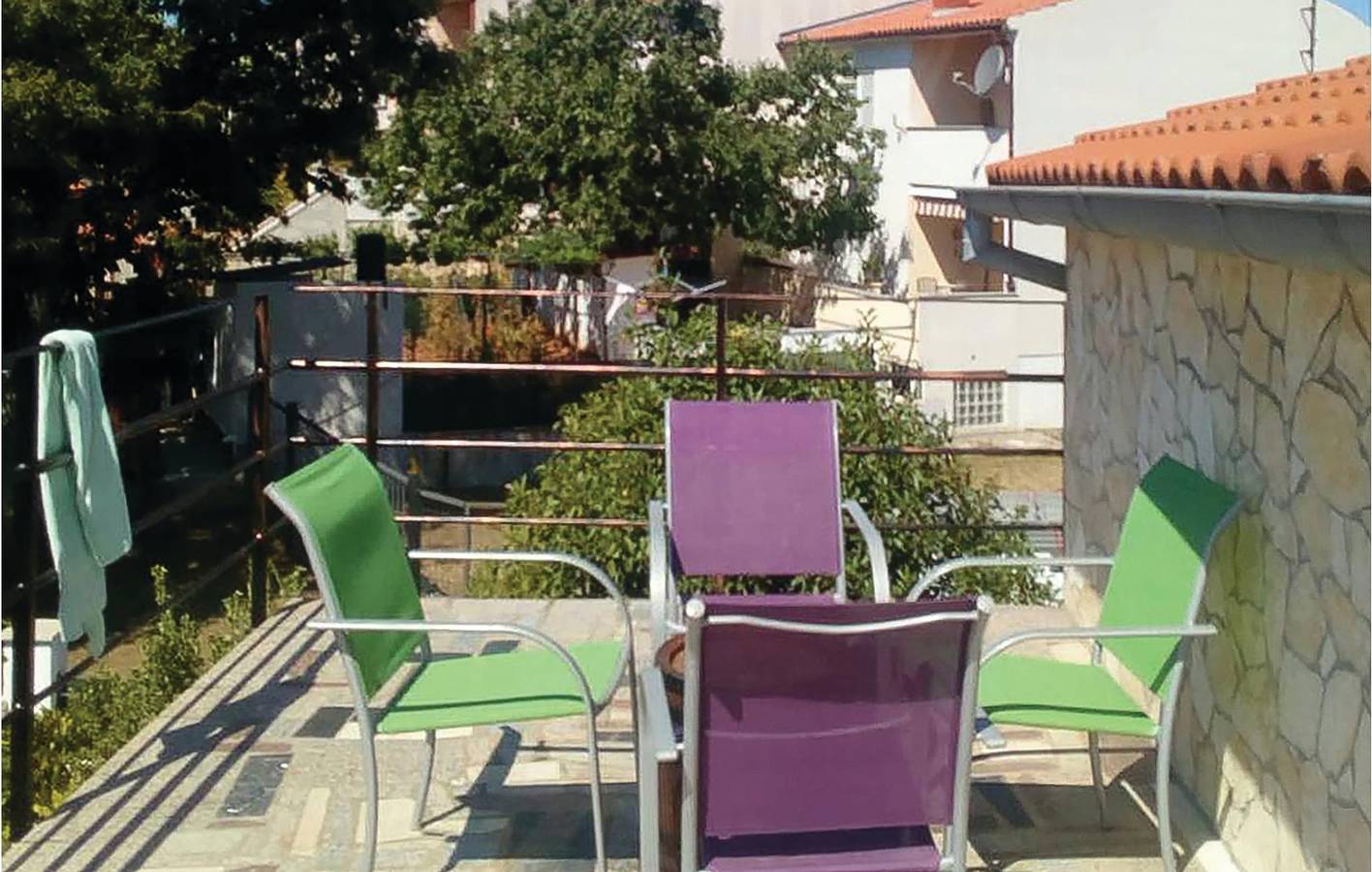 Ganze Ferienwohnung, Modernes 1-Zimmer-Apartment mit Pool, WLAN und Parkplatz in der Nähe des Stadtzentrums von Vintijan in Pula-Medulin, Pula