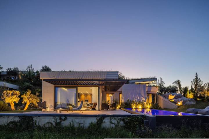 Villa für 8 Personen, mit Pool und Balkon sowie Sauna und Meerblick, kinderfreundlich in Albanien