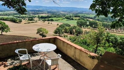 Gîte pour 6 personnes, avec terrasse et jardin à Puylaurens