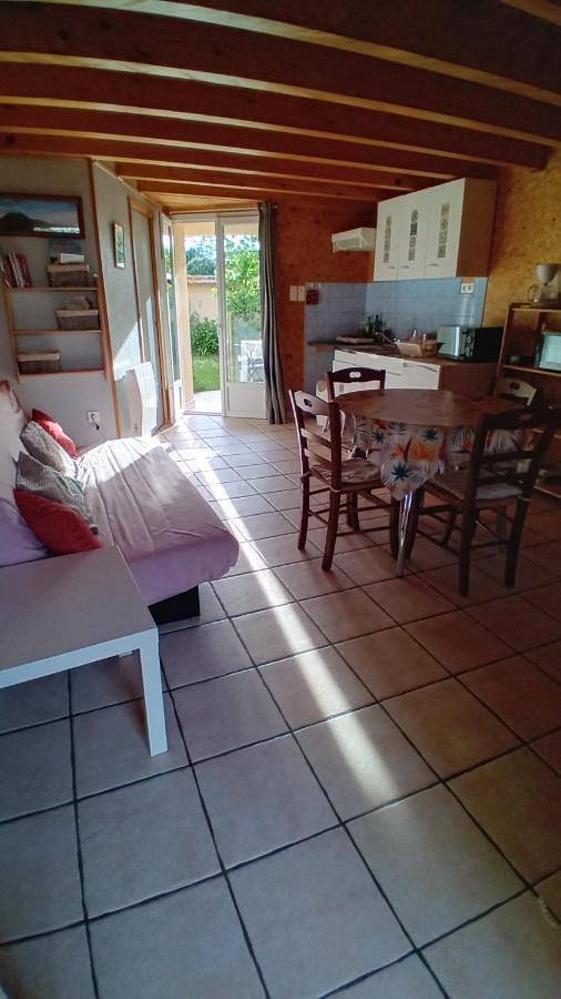Location de vacances pour 6 personnes, avec jardin et vue dans Aulhat-Flat - 2