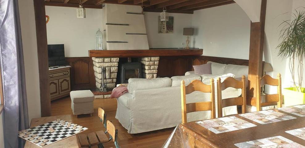 Gîte pour 6 personnes, avec terrasse dans Moiry