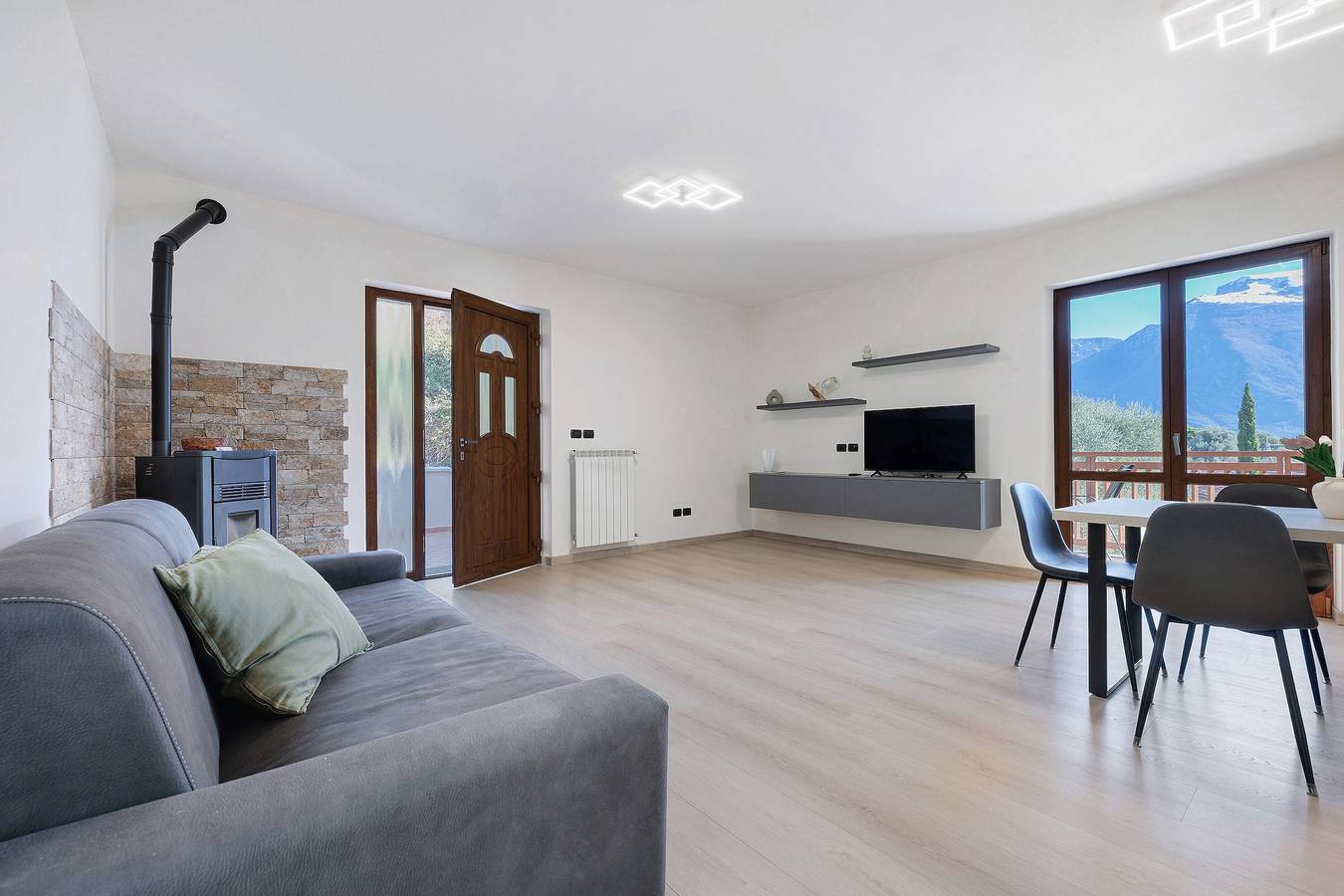 Casa L'Olivér Appartement Casaliva avec terrasse privée et vue sur le lac in Bassanega, Tremosine