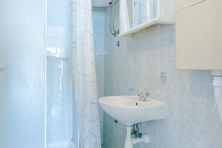 Ganze Wohnung, Villa Kosa - Studio Apartment with Balcony and Sea View in Brela, Makarska Riviera