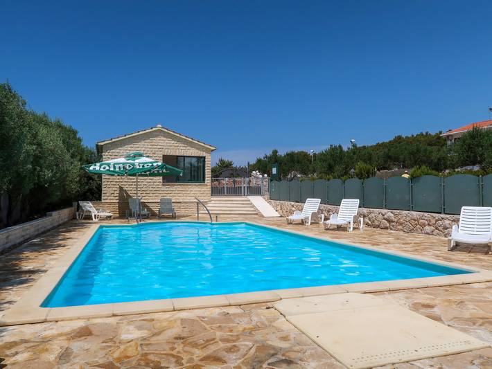 Location de vacances pour 4 personnes, avec jardin et terrasse à Rogoznica - 3