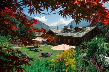 Gîte pour 2 personnes, avec jardin et vue dans Vallée d'Aoste