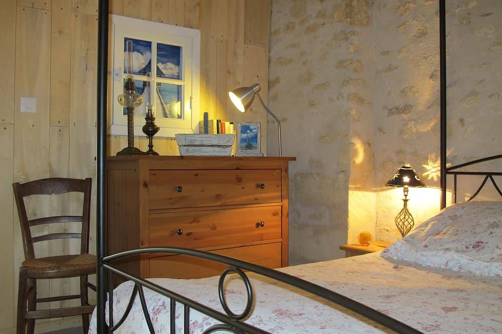 Emma's Cottage gîte au calme au milieu des vignes à 3km du bourg.Proche de Royan in Gémozac, Région de Saintes