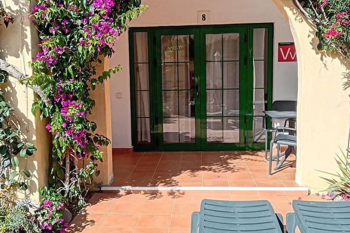 Ferienhaus für 3 Personen, mit Balkon und Garten sowie Pool - 1