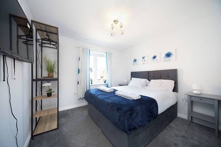6 Bed Hse Perfect for Contractors & Large Groups in Milton Keynes, Südostengland