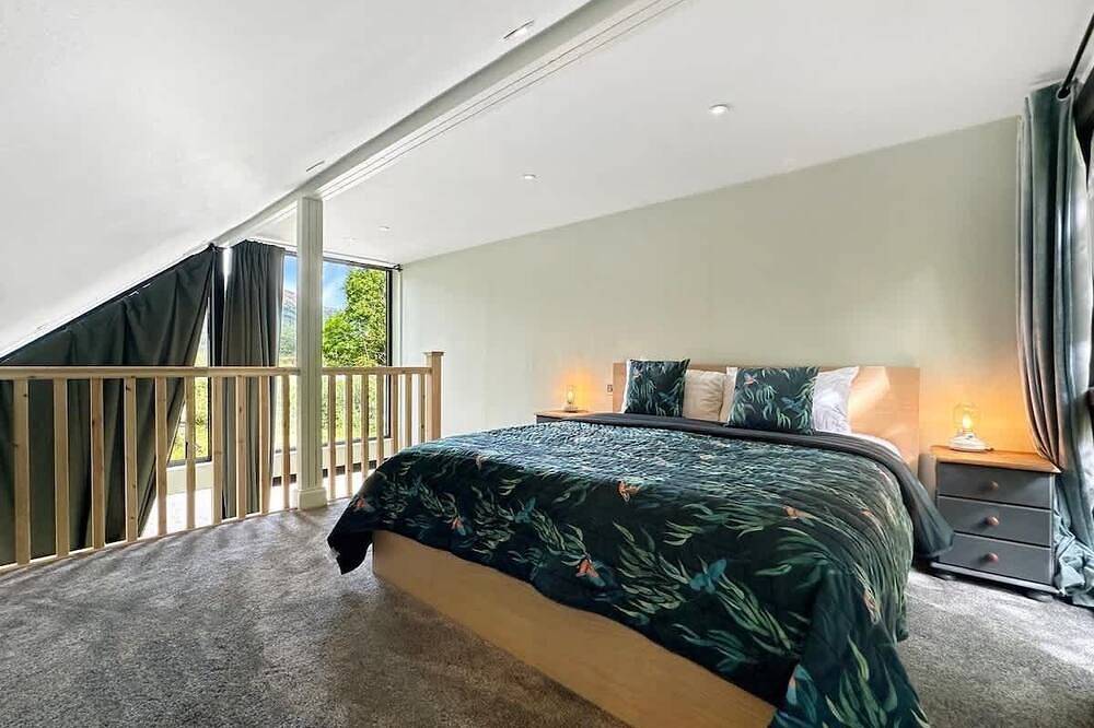 Ash - Wellness - Glass Jacuzzi Lodge @ Aos Sí in Highlands
