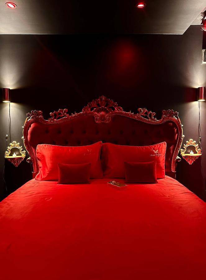Sweet Dreams Love room & Spa in Ablon-sur-Seine, Val-de-Marne