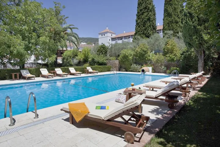 Hotel para 10 personas, con terraza y jardín - 1