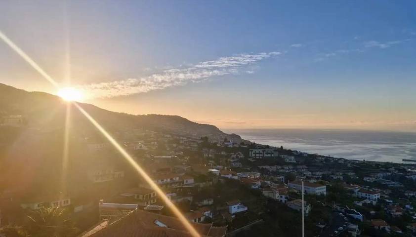 Holiday Home 'Dream View' with Sea View, Private Terrace & Wi-Fi in São Roque (Madeira), Madeira