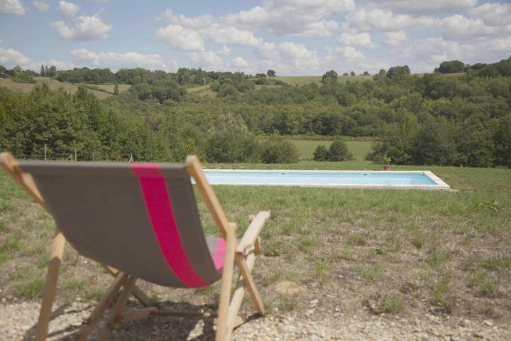 Location de vacances pour 2 personnes, avec Terrasse et Jardin ainsi que Piscine et Vue à Sigalens - 4