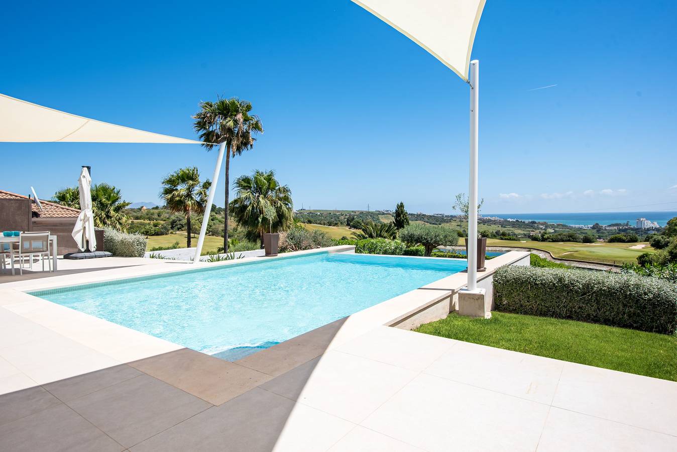 Villa Calma in Valle Romano, Estepona