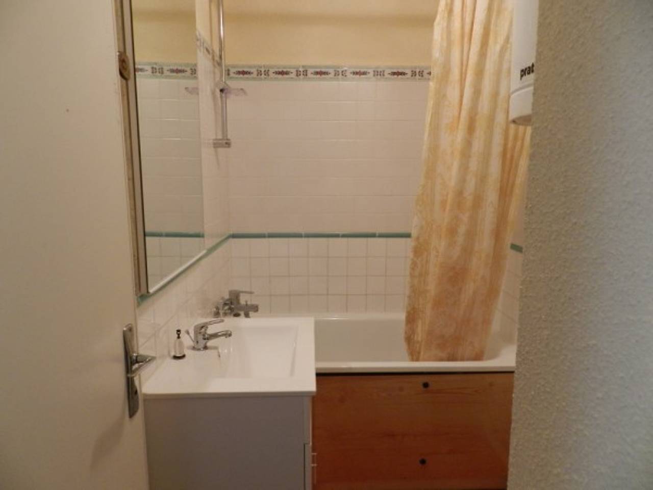 Appartement entier, Studio cabine proche pistes avec balcon, ascenseur et casier à skis in La Ferrière, Le Pleynet Les Sept Laux