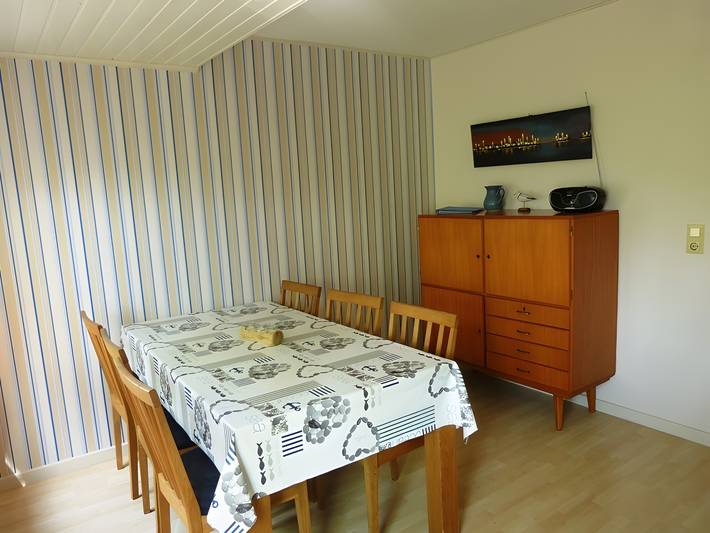 Ganze Wohnung, "Fewo Sinje" mit offener Terrasse, Gemeinschaftsgarten und W-Lan in Nordfriesische Inseln (Schleswig-Holstein) (Schleswig-Holstein), Pellworm