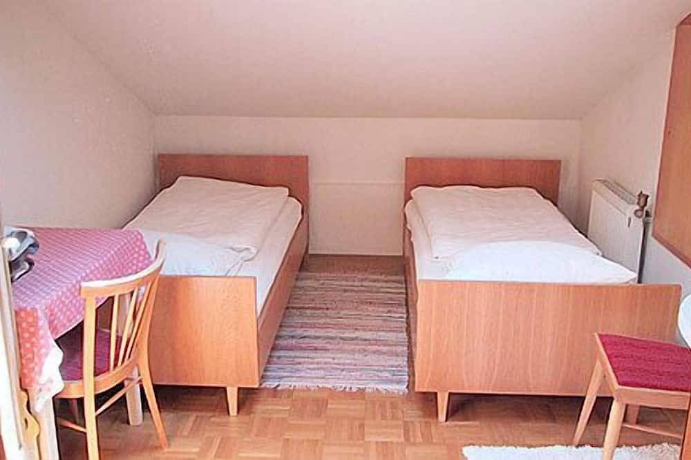 Ganze Wohnung, Ferienwohnung Königssee für 2-4 Personen 70 qm, 2 Schlafzimmer, Balkon in Schönau am Königssee, Berchtesgadener Alpen
