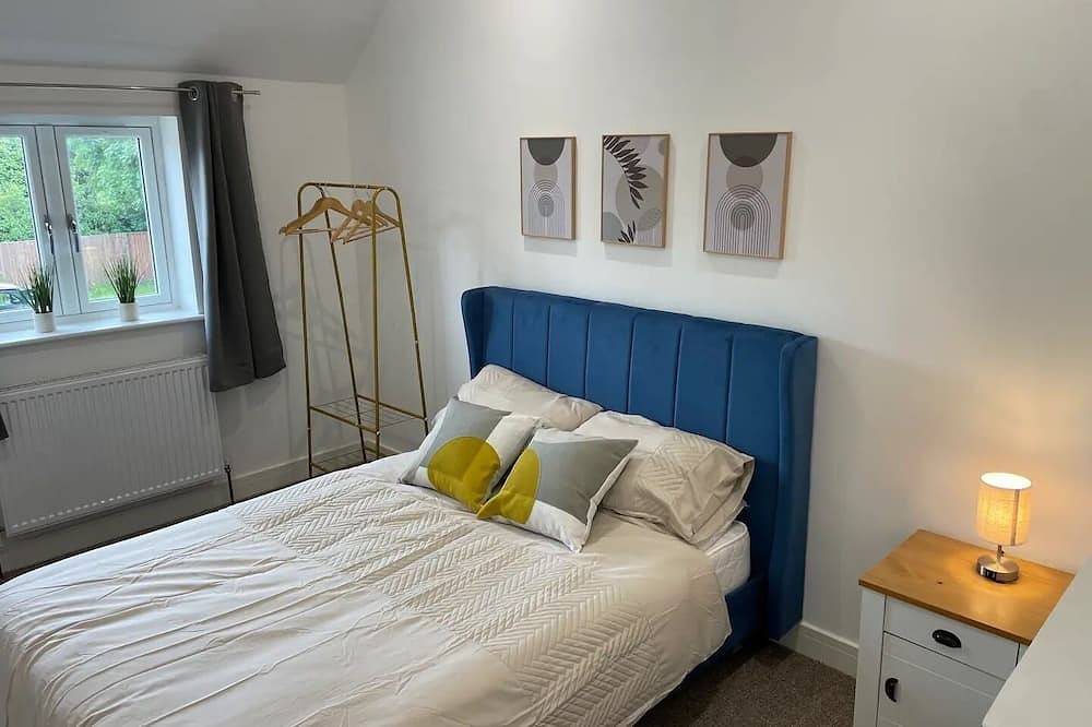 Brand New Barn conversion - With Hot Tub in Staffordshire