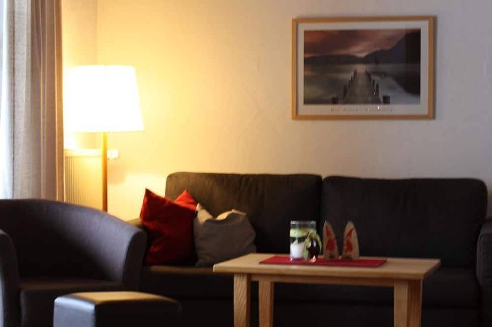 Ganze Wohnung, Landhaus Freisl - Appartement (Nr. 1) in Bad Kohlgrub, Bayerische Alpen