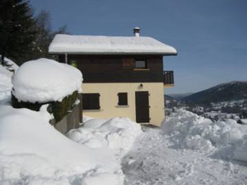 Gîte pour 4 personnes, avec jardin, animaux acceptés à Le Ménil