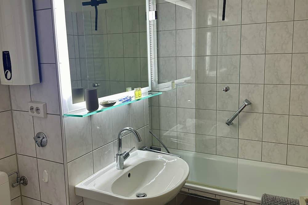Ganze Wohnung, Große, stilvolle 70qm Wohnung in Neuss nahe Düsseldorf in Neuss, Düsseldorf und Umgebung