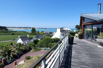 Gîte pour 10 personnes, avec terrasse dans Plage Penvern