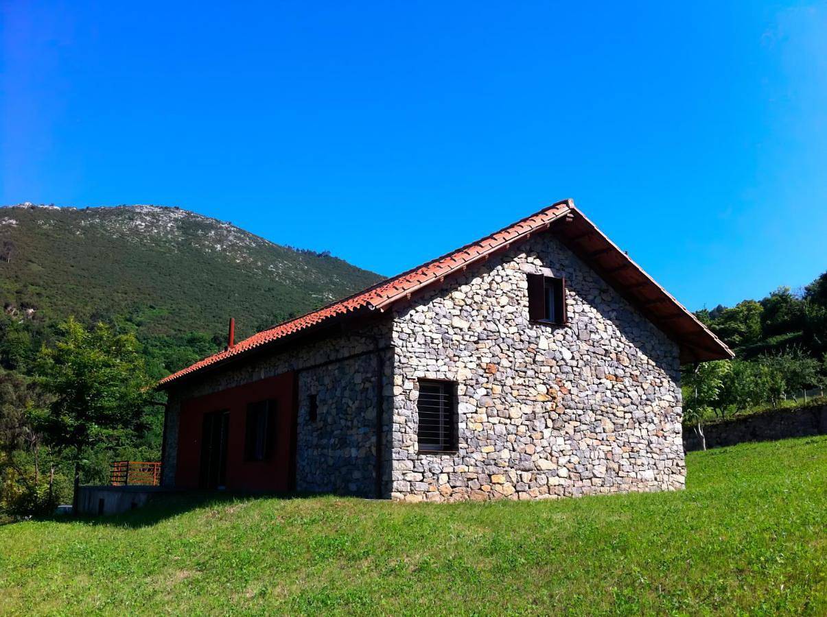Chalet en Duyos, mar y montaña in Caravia, Costa Verde