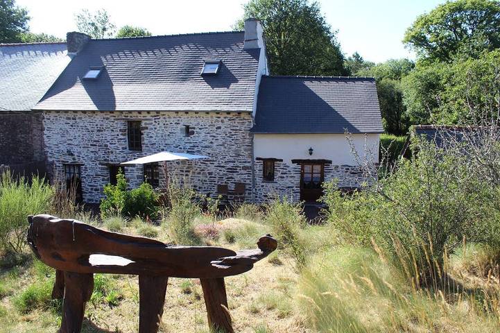 Gîte pour 8 personnes, avec jacuzzi et jardin à Paimpont