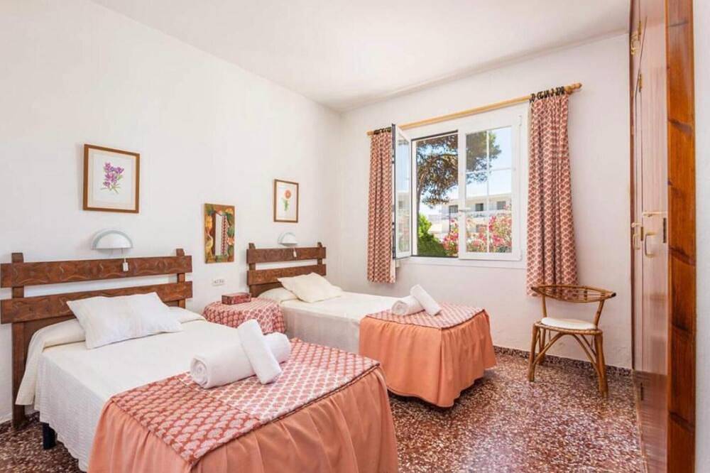 Holiday Home 'St Tomas Rustic V Pool Beachside' with Sea View, Private Pool and Wi-Fi in Santo Tomas, Menorca