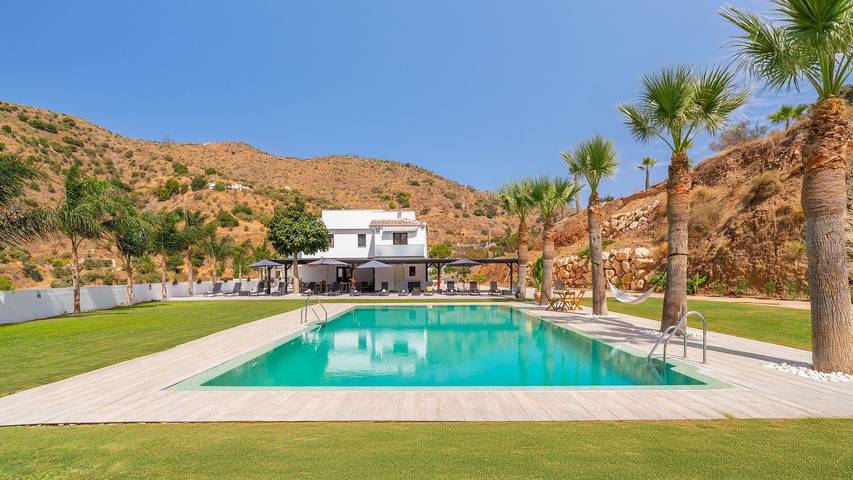 Chalet para 28 personas, con balcón/terraza y piscina - 1