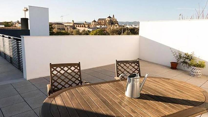 Apartamento de vacaciones para 4 personas, con piscina además de vistas y terraza - 1